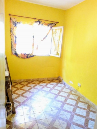 VENDE AMPLIA CASA, GARAJE, JARDÍN Y PILETA