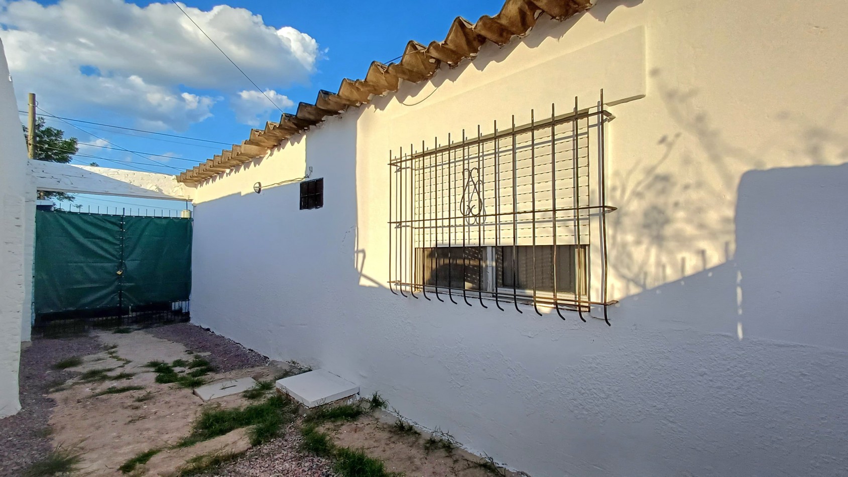 CASA EN VENTA + DEPTO, PH 