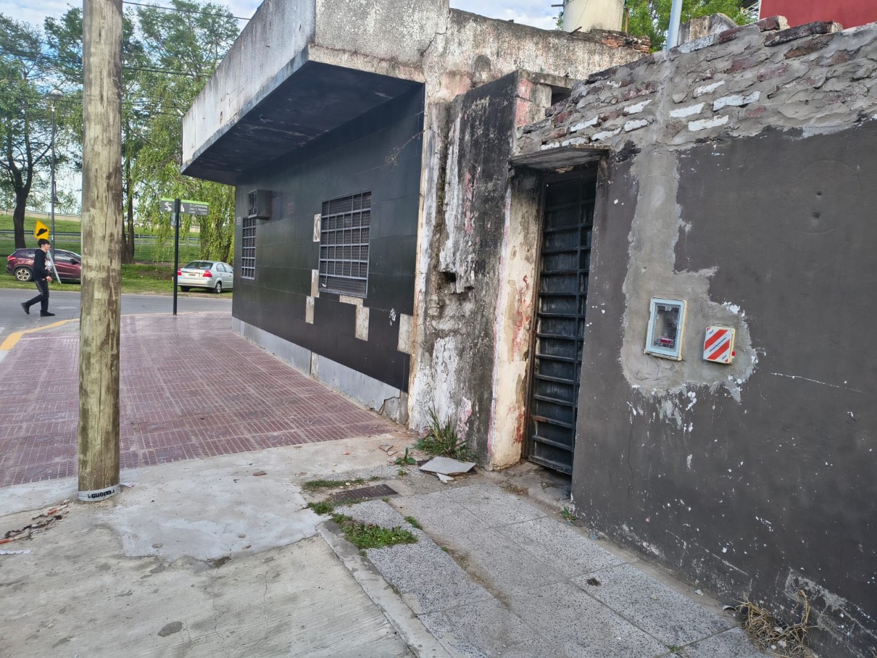 Excelente esquina en Virreyes