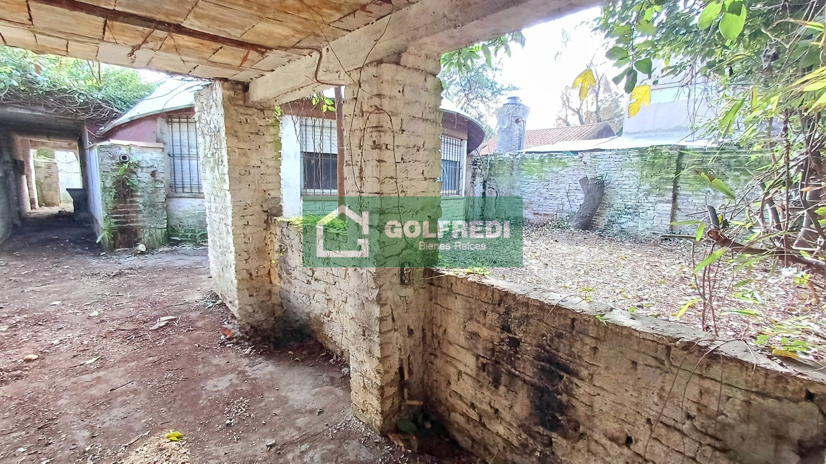 Lote con mejoras en Torcuato