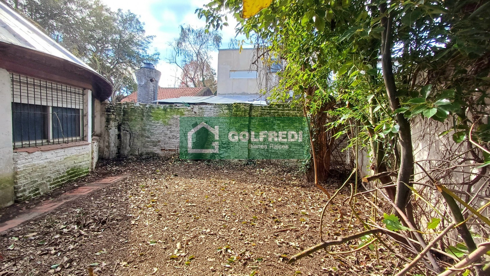 Lote con mejoras en Torcuato