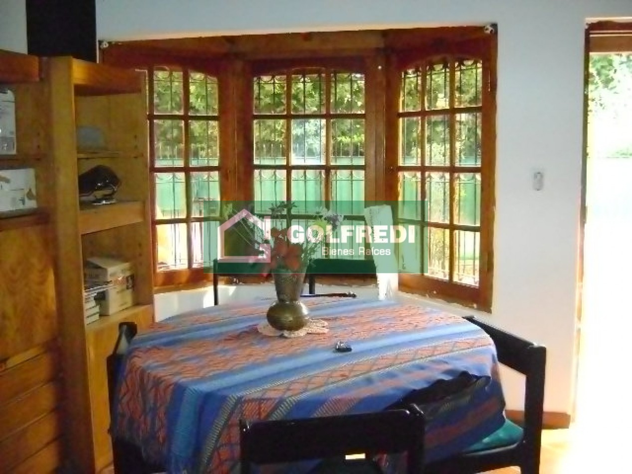 Casa de 5 ambientes en Benavidez Centro