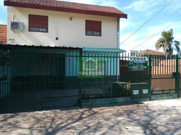 Casa con departamento en Benavidez