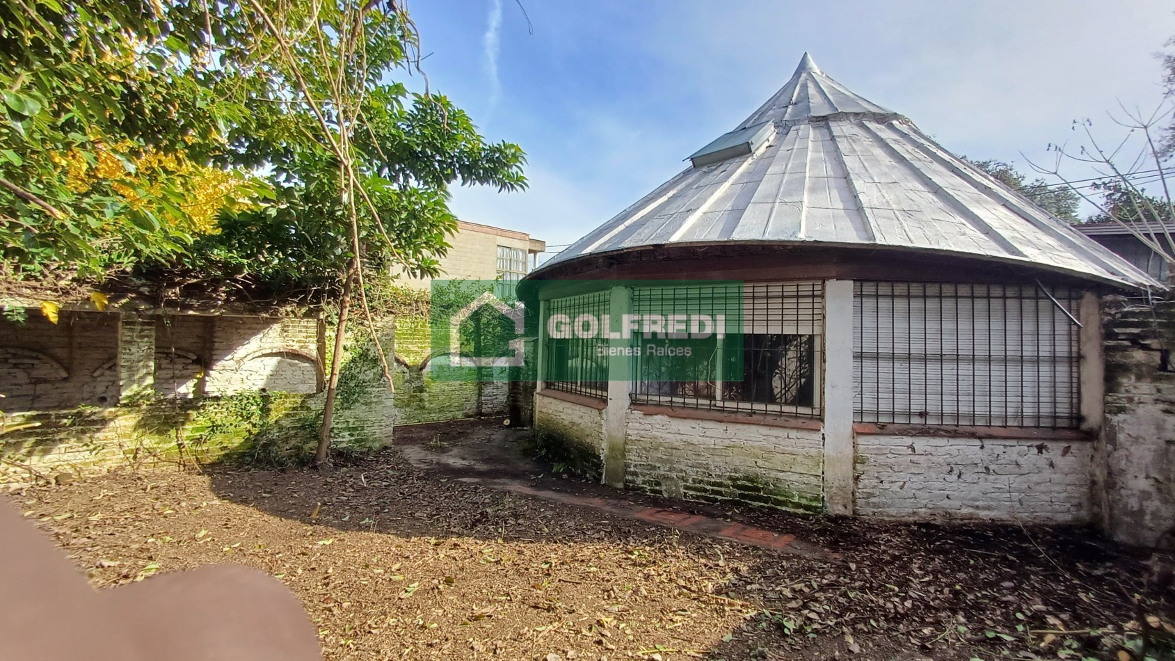 Lote con mejoras en Torcuato