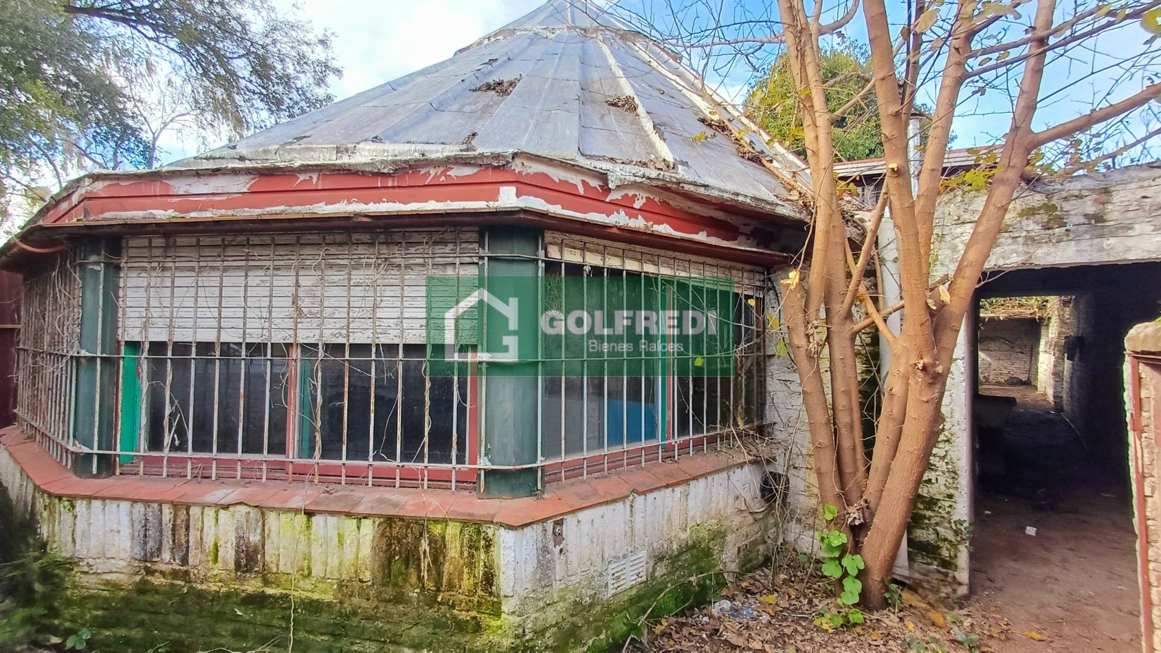 Lote con mejoras en Torcuato