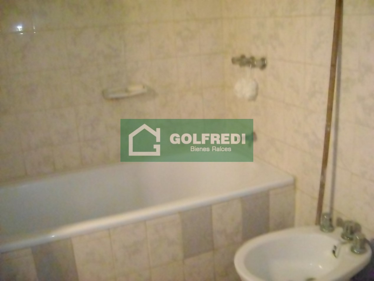 Casa de 5 ambientes en Benavidez Centro