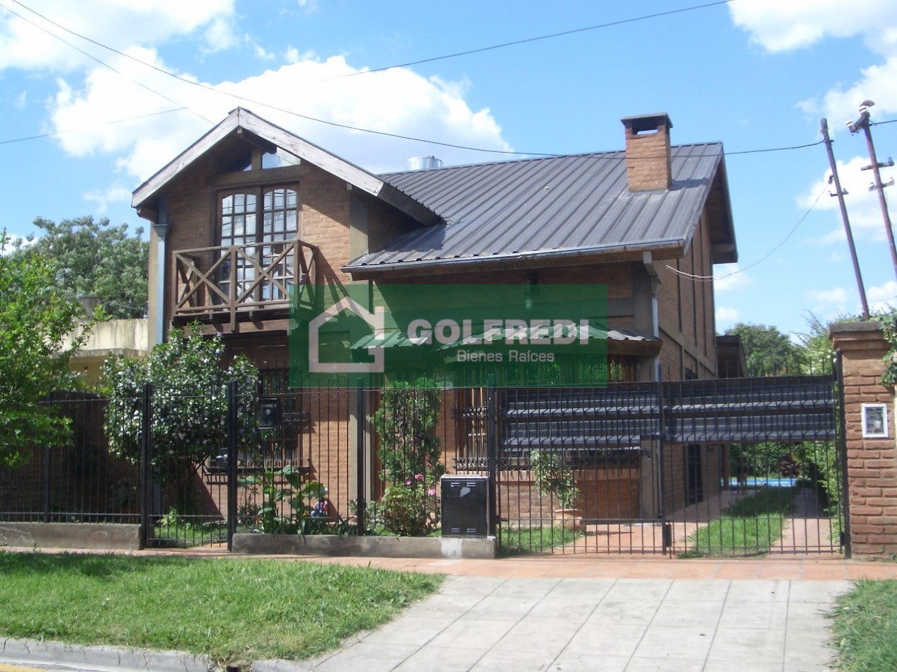 Casa de 5 ambientes en Benavidez Centro