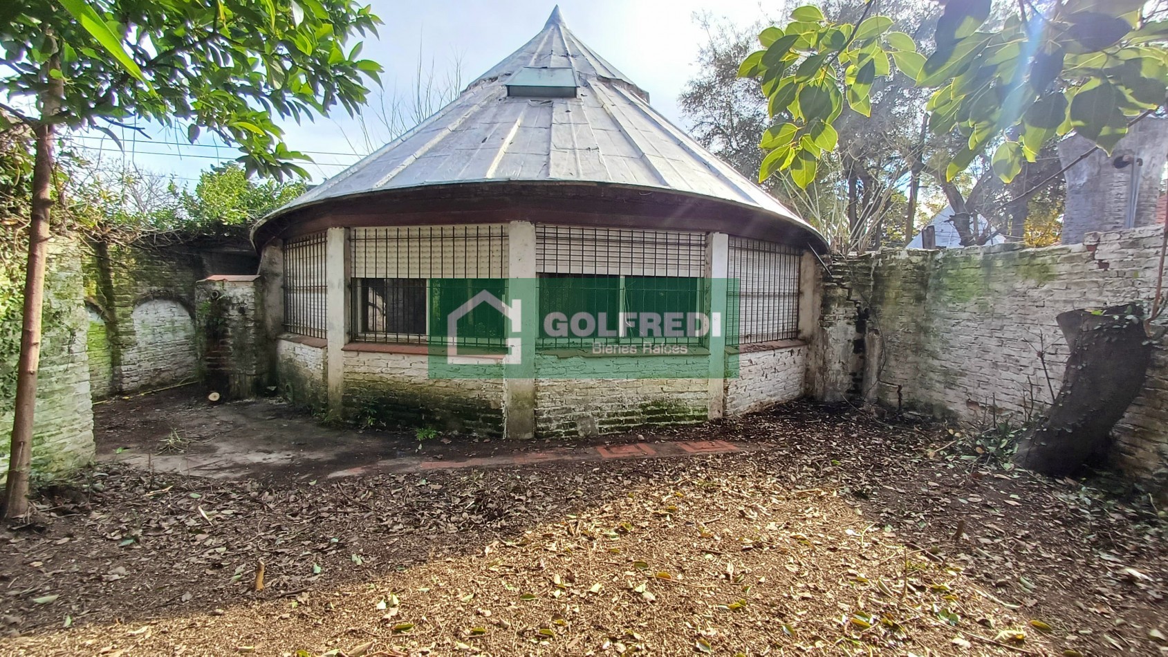 Lote con mejoras en Torcuato
