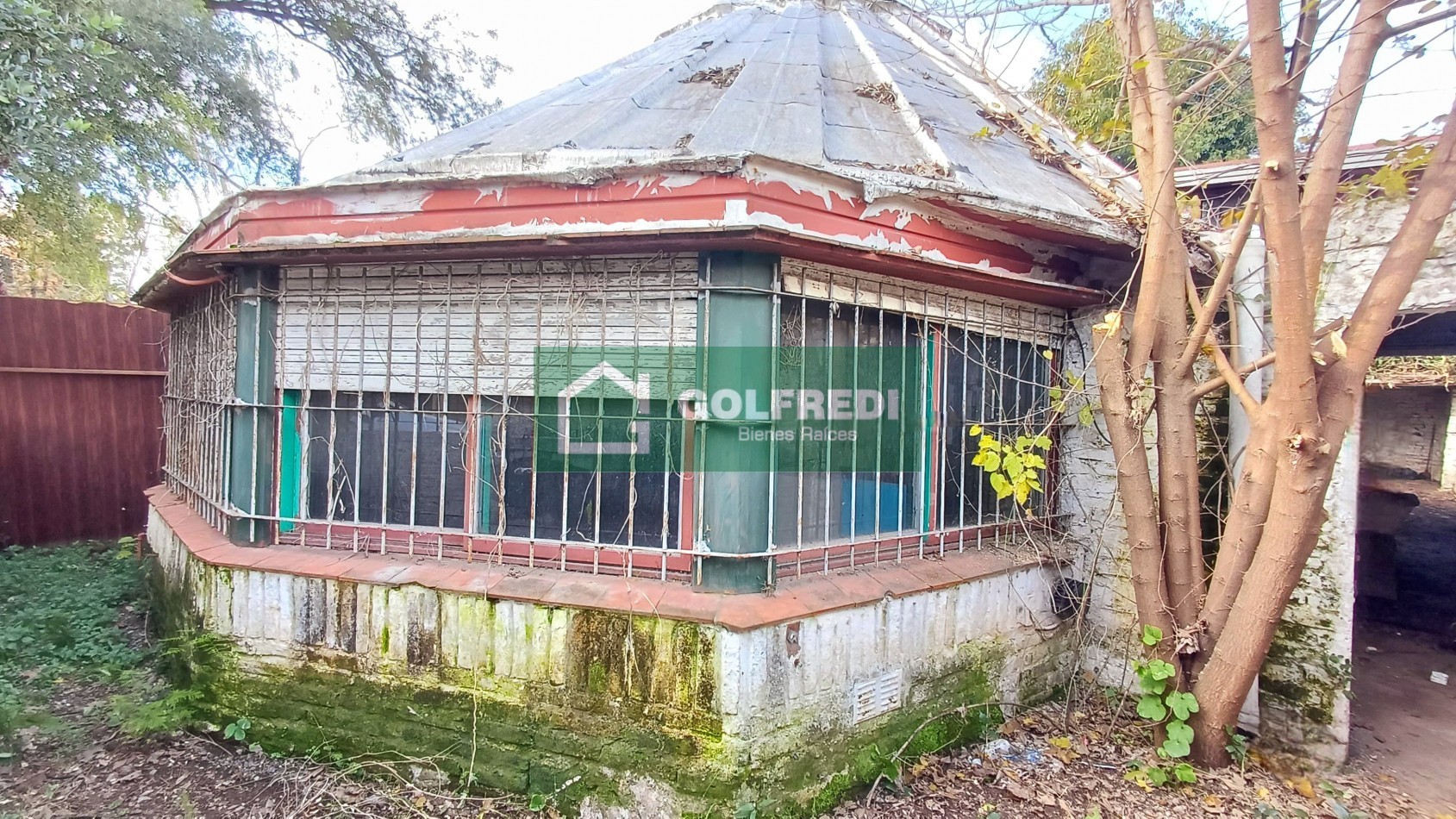 Lote con mejoras en Torcuato