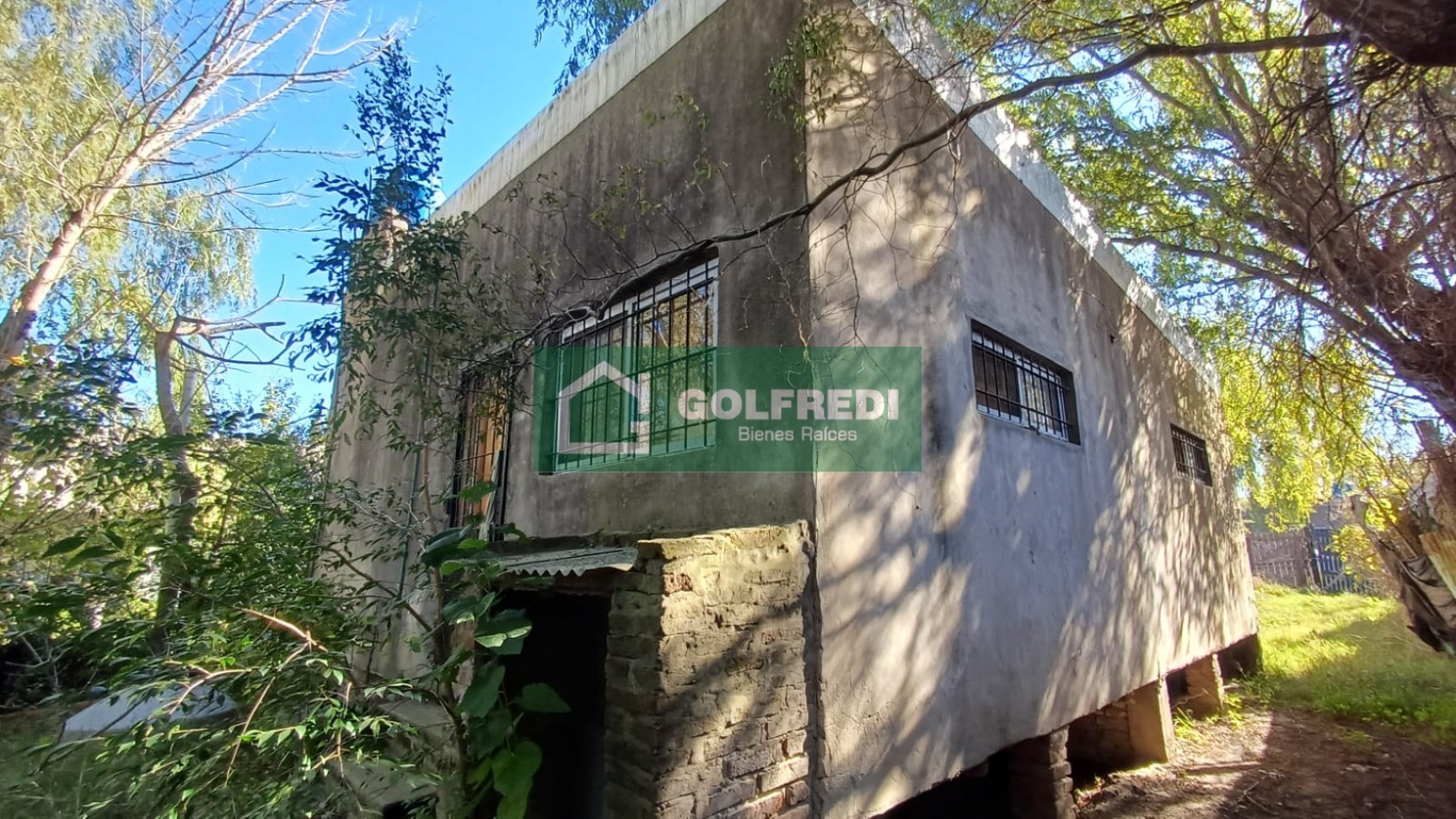 Casa en amplio lote