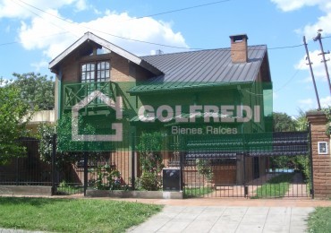 Casa de 5 ambientes en Benavidez Centro